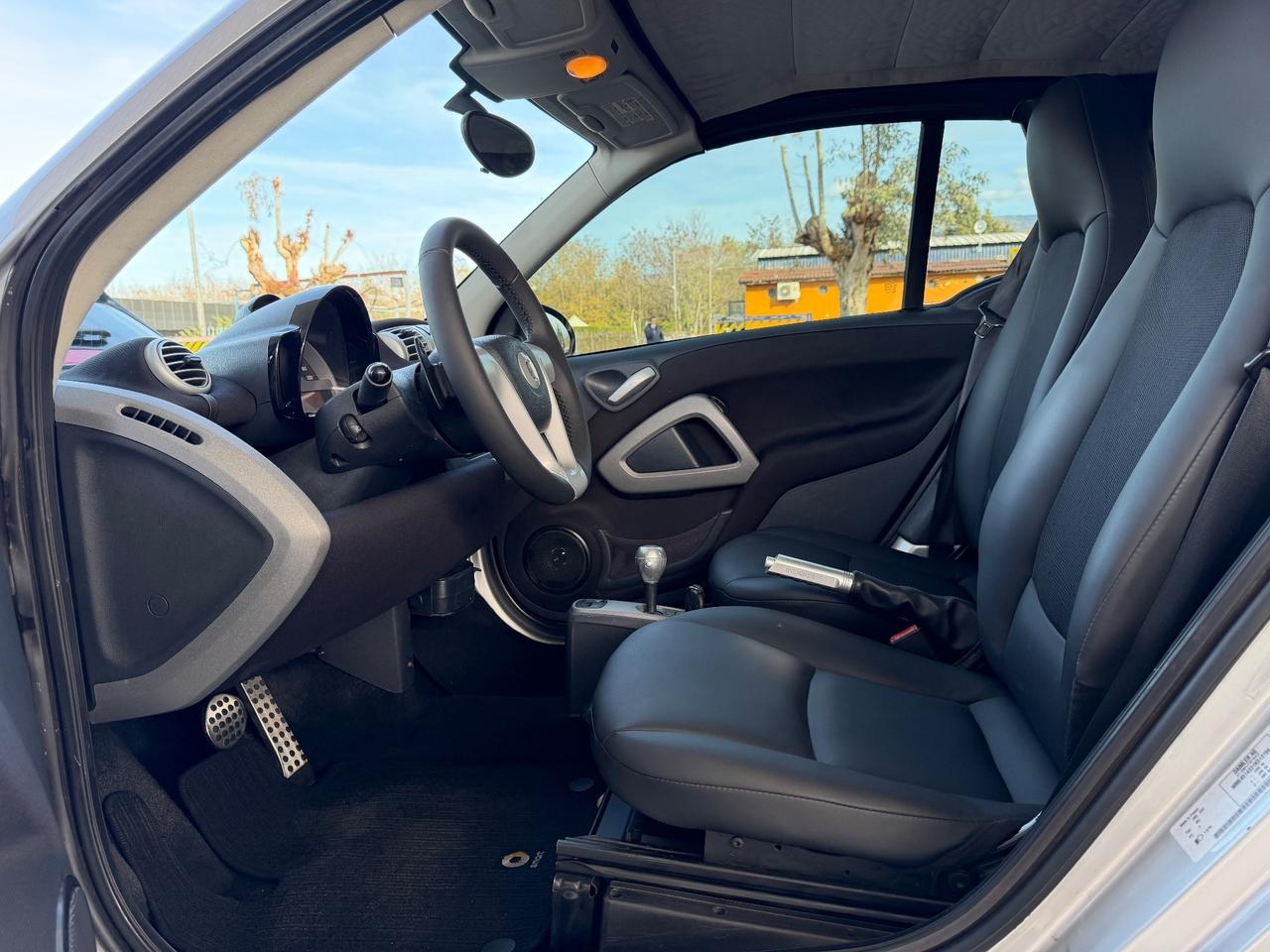 Smart ForTwo 1000 72 kW cabrio BRABUS 102cv