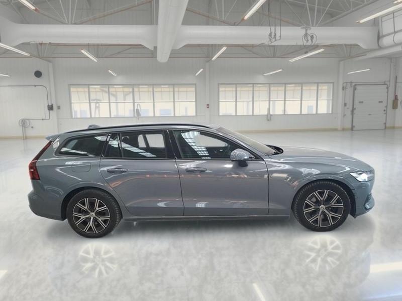 VOLVO V60 B4 D AUTOM. ESSENTIAL STATION WAGON