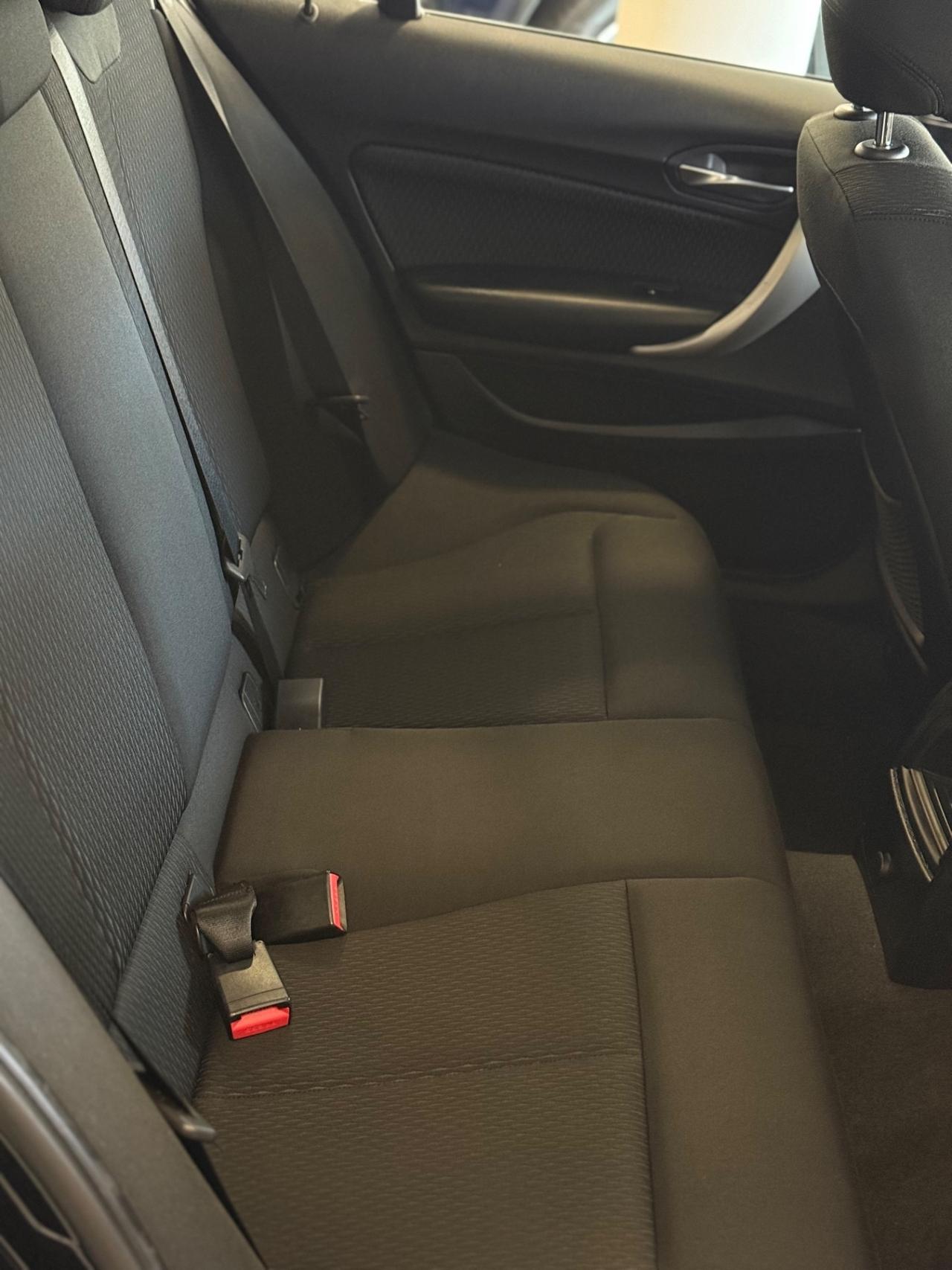 Bmw 116 116d 5p. Advantage