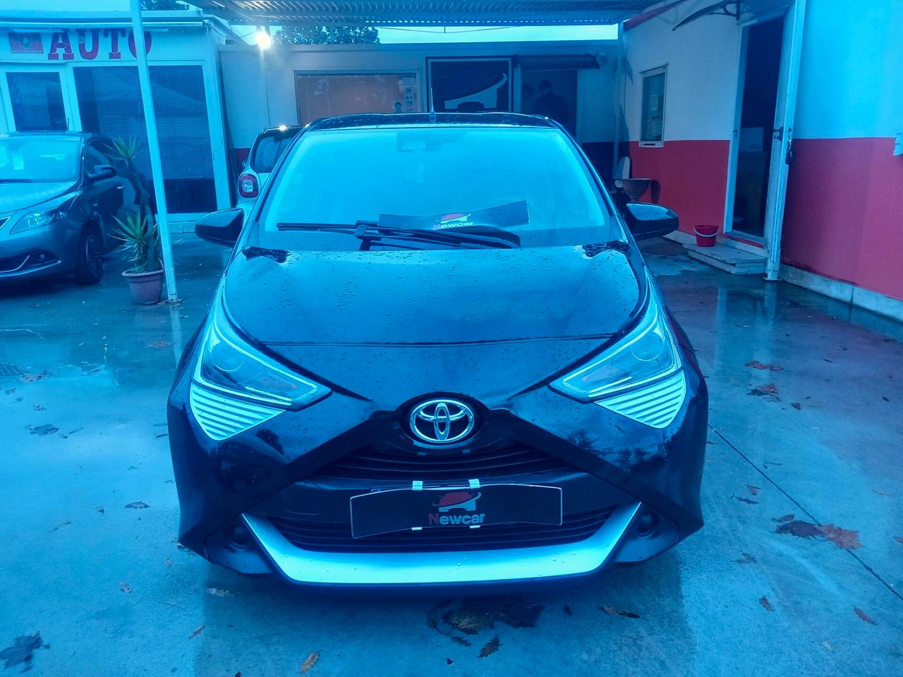 Toyota Aygo 1.0 VVT-i 72 CV 5 porte x-play MMT