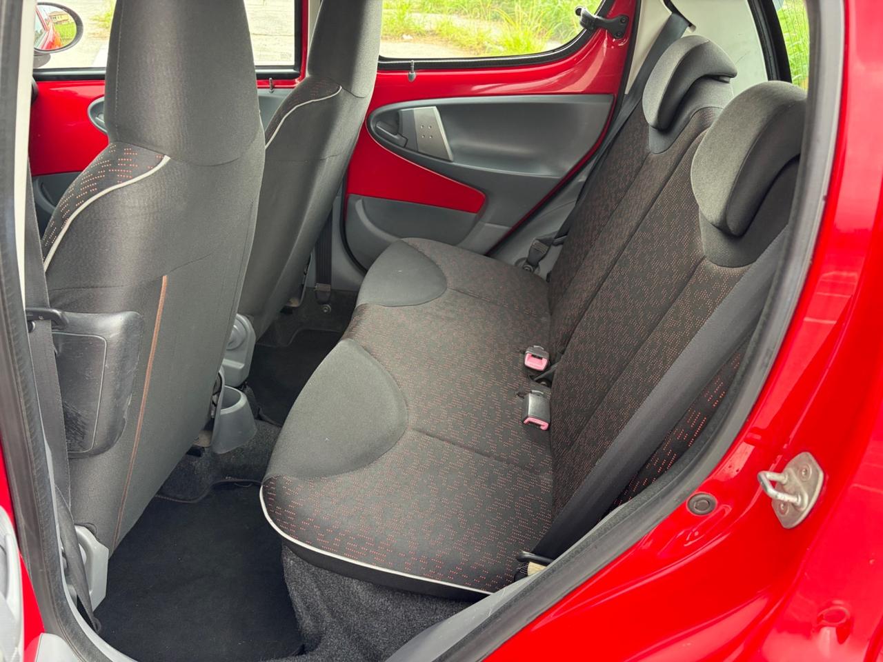 Peugeot 107 1.0 benzina 2011 5p. Allure