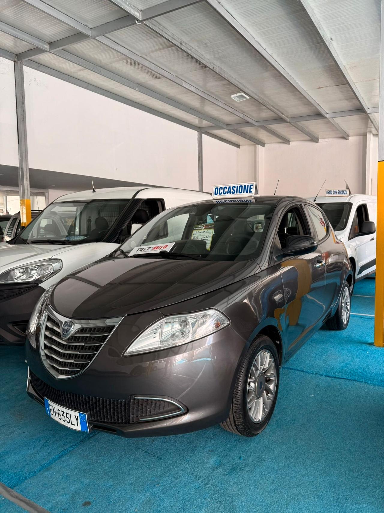 Lancia Ypsilon 1.2 69 CV 5 porte S&S Platinum