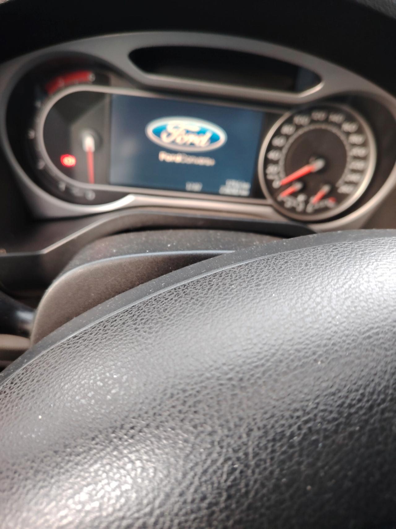 Ford Galaxy 2.0 TDCi 140 CV Ghia DPF