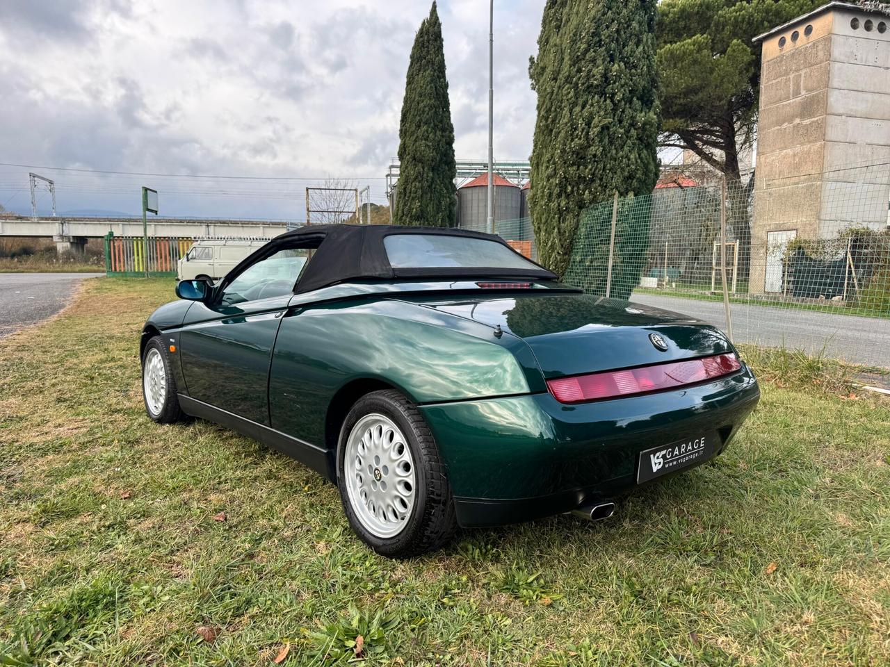 Alfa Romeo Spider 2.0 16v L (916) – 1996