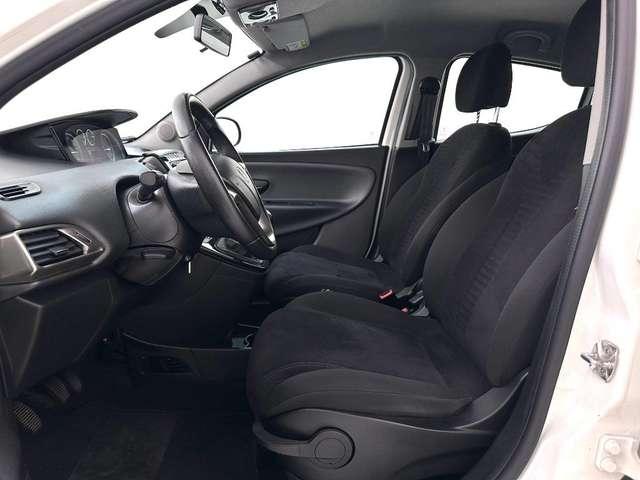 Lancia Ypsilon 1.2 69 CV 5 P NEOPATENTATI