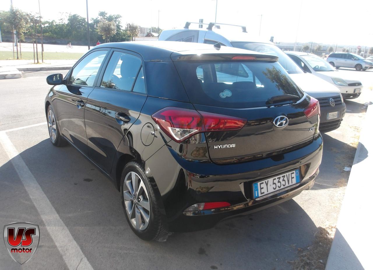 HYUNDAI I20 1.2 BENZ-2015