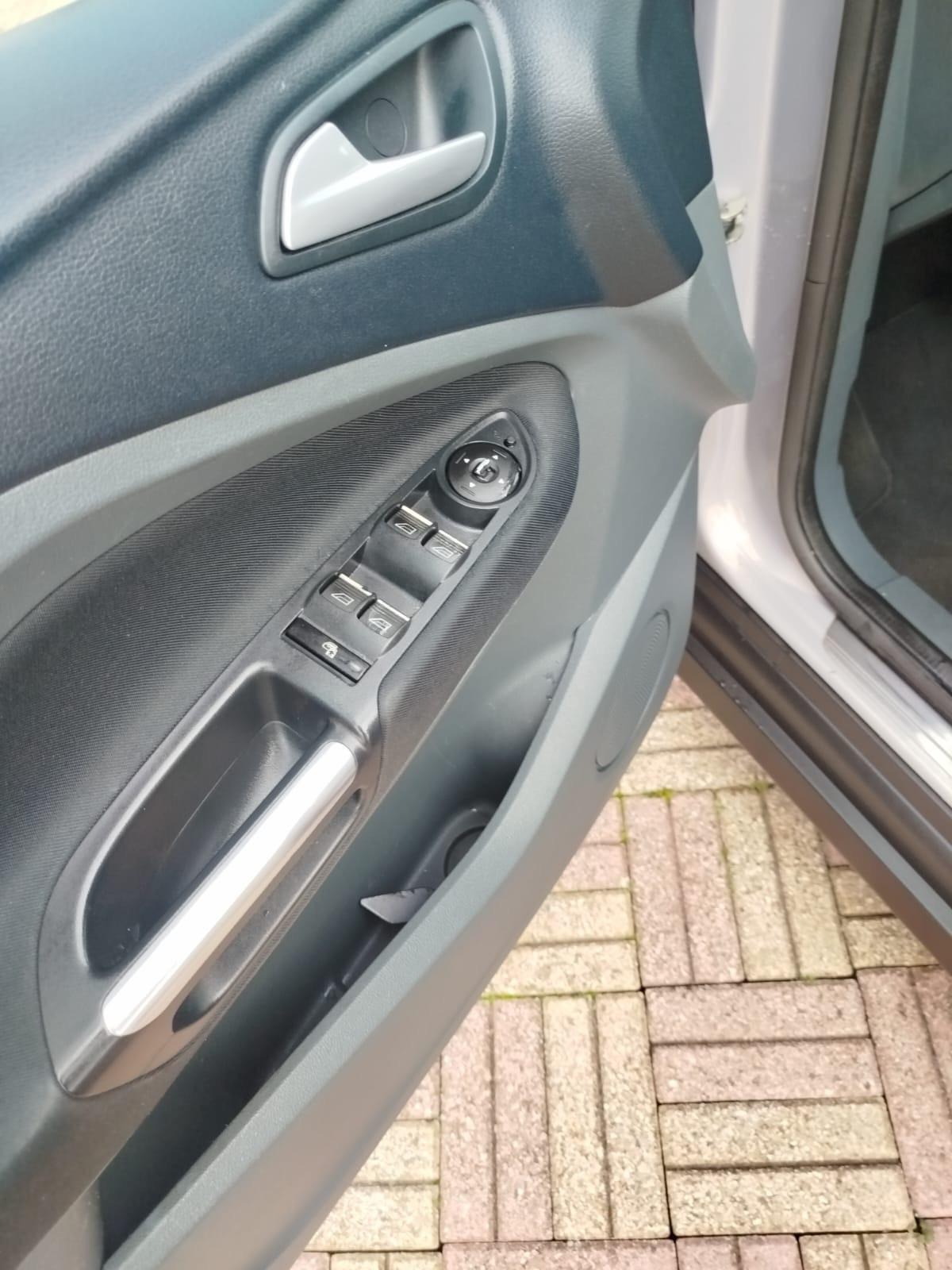 Ford C-Max 2.0 TDCi 163CV Powershift Titanium