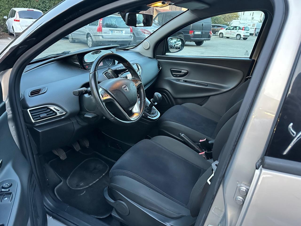 Lancia Ypsilon 1.2 69 CV Platinum Solo 115mila km