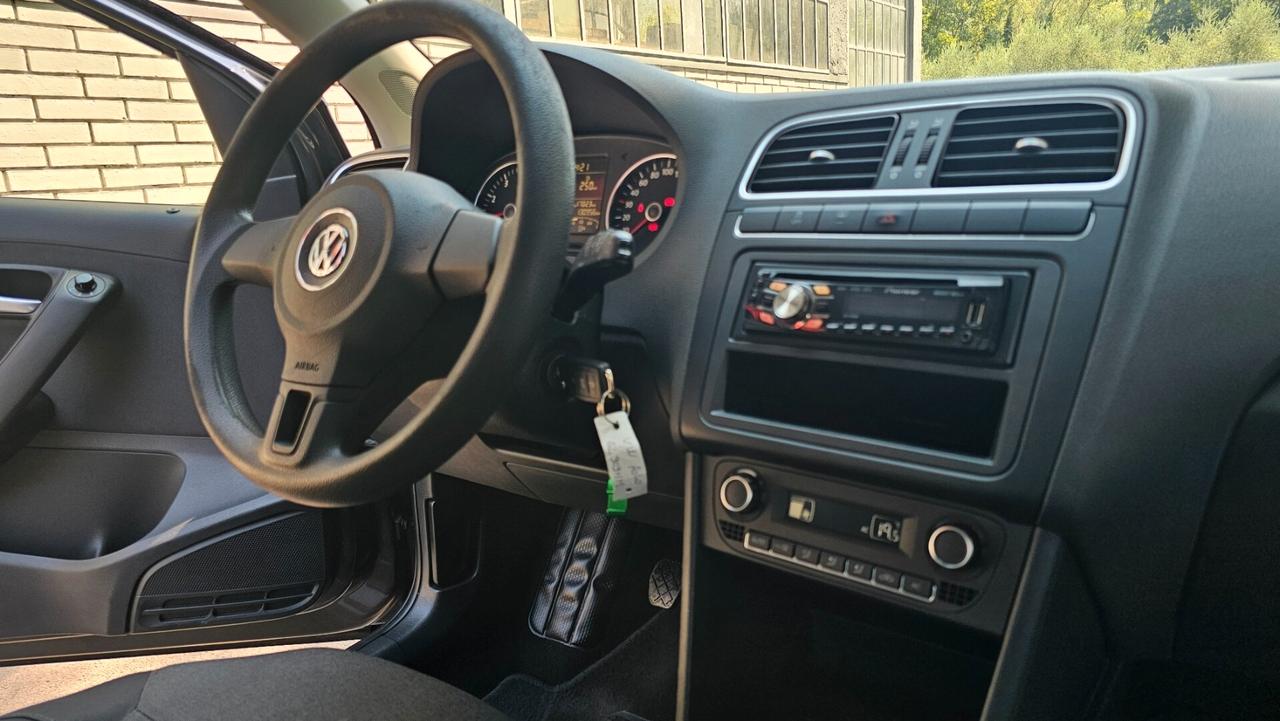 Volkswagen Polo 1.2 70 CV 5p. Comfortline --OK NEOPATENTATI--