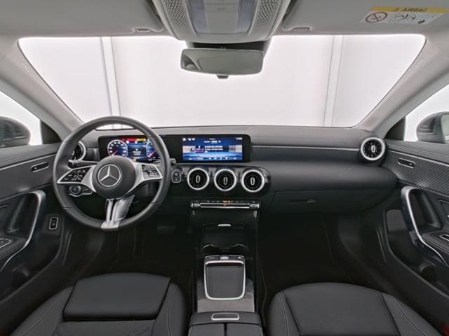 MERCEDES-BENZ CLA 180 Automatic Progressive Advanced