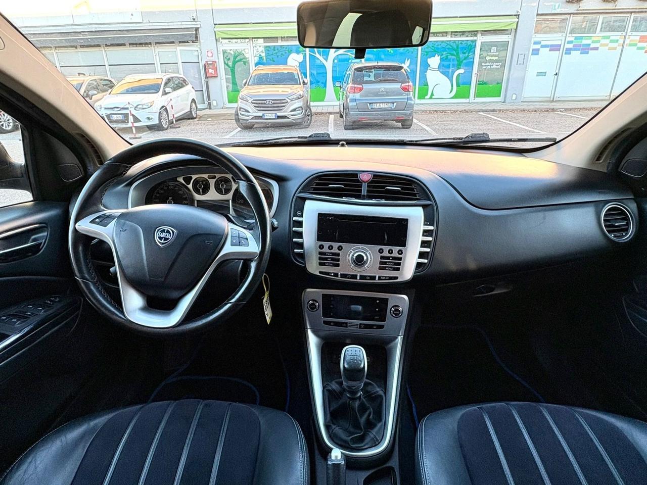 Lancia Delta 1.6 MJT DPF 105 CV Silver