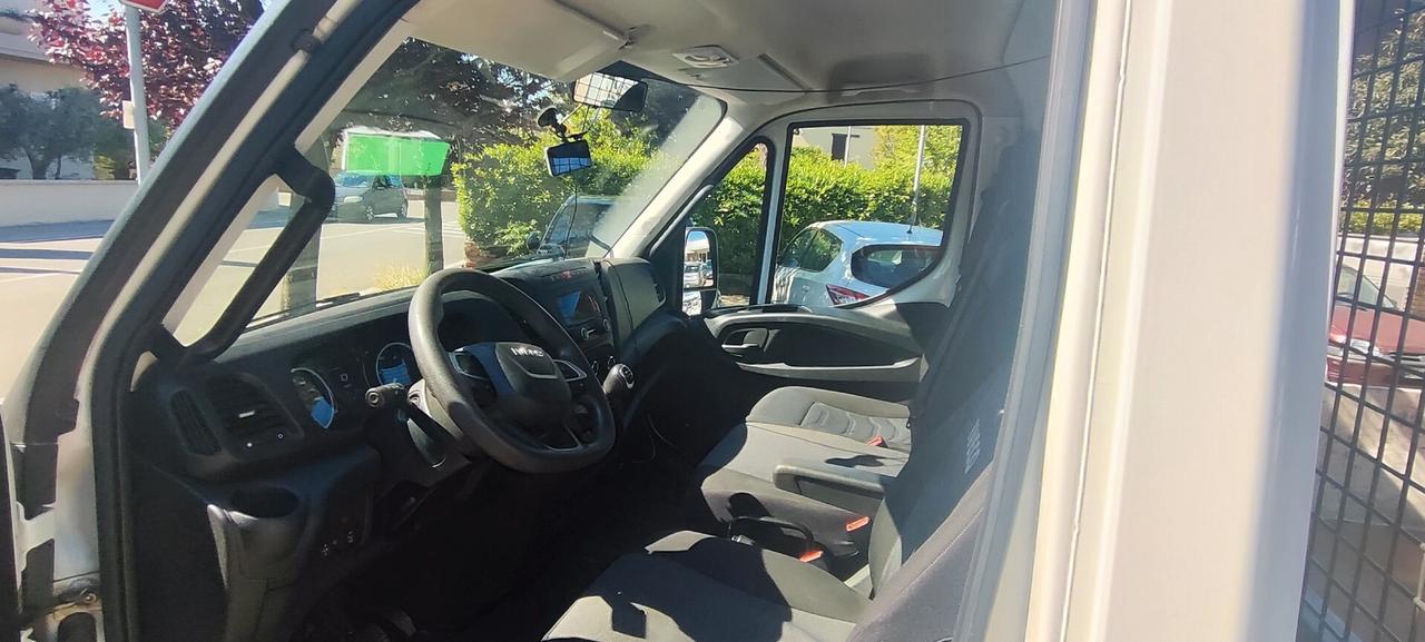 Iveco Daily 35C12 ribaltabile trilaterale