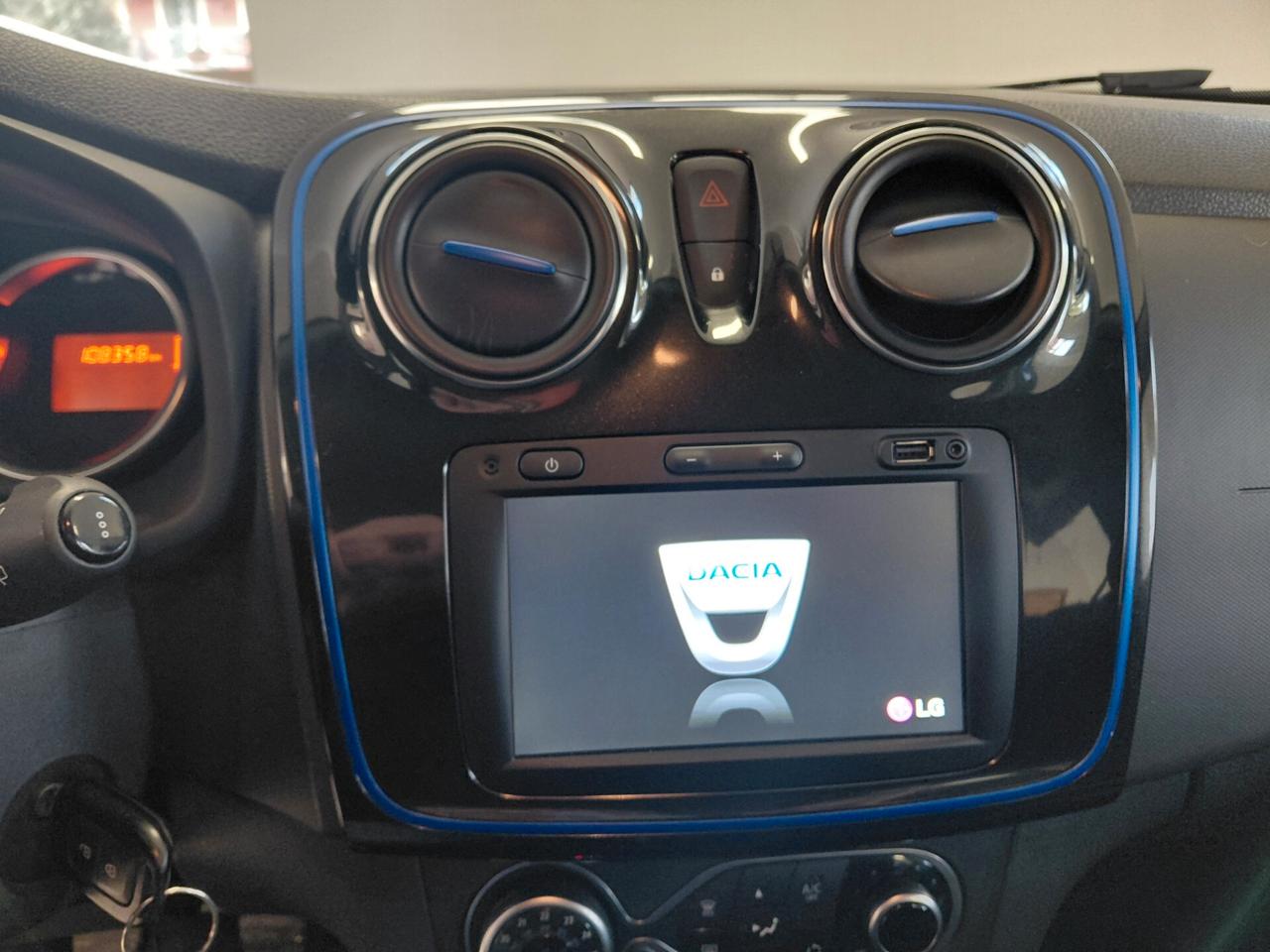 DACIA SANDERO ANNO 2020 BZ GPL ADATTA NEOPATENTATI KM 108 MILA