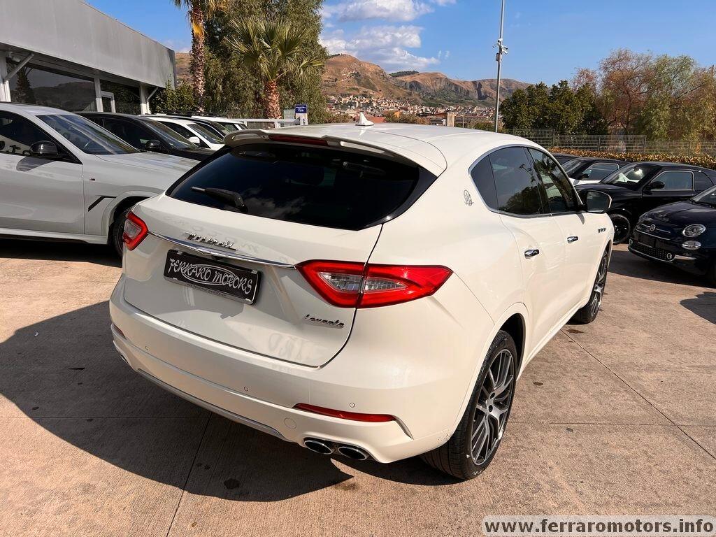 Maserati Levante V6 Diesel AWD Granlusso a 349 euro al mese