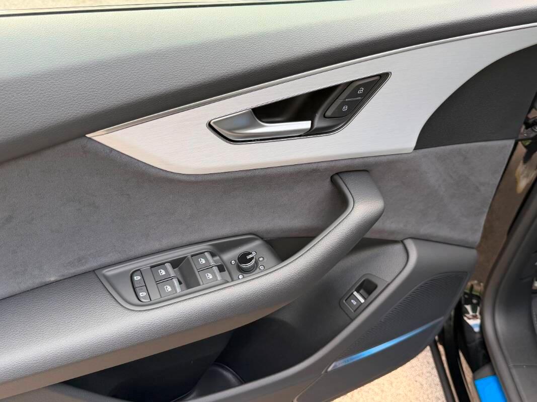 Audi Q8 3.0 tdi 286cv S line quattro Tetto Valcona Ventilati