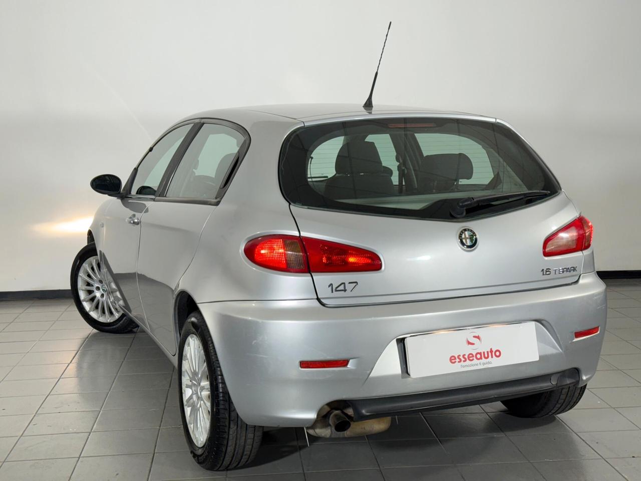 Alfa Romeo 147 1.6 16V TS 5 porte Exclusive NEOPATENTATI