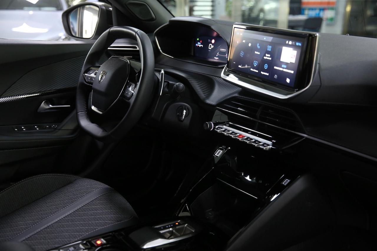 Peugeot 2008 PureTech 130 cv EAT8 Allure