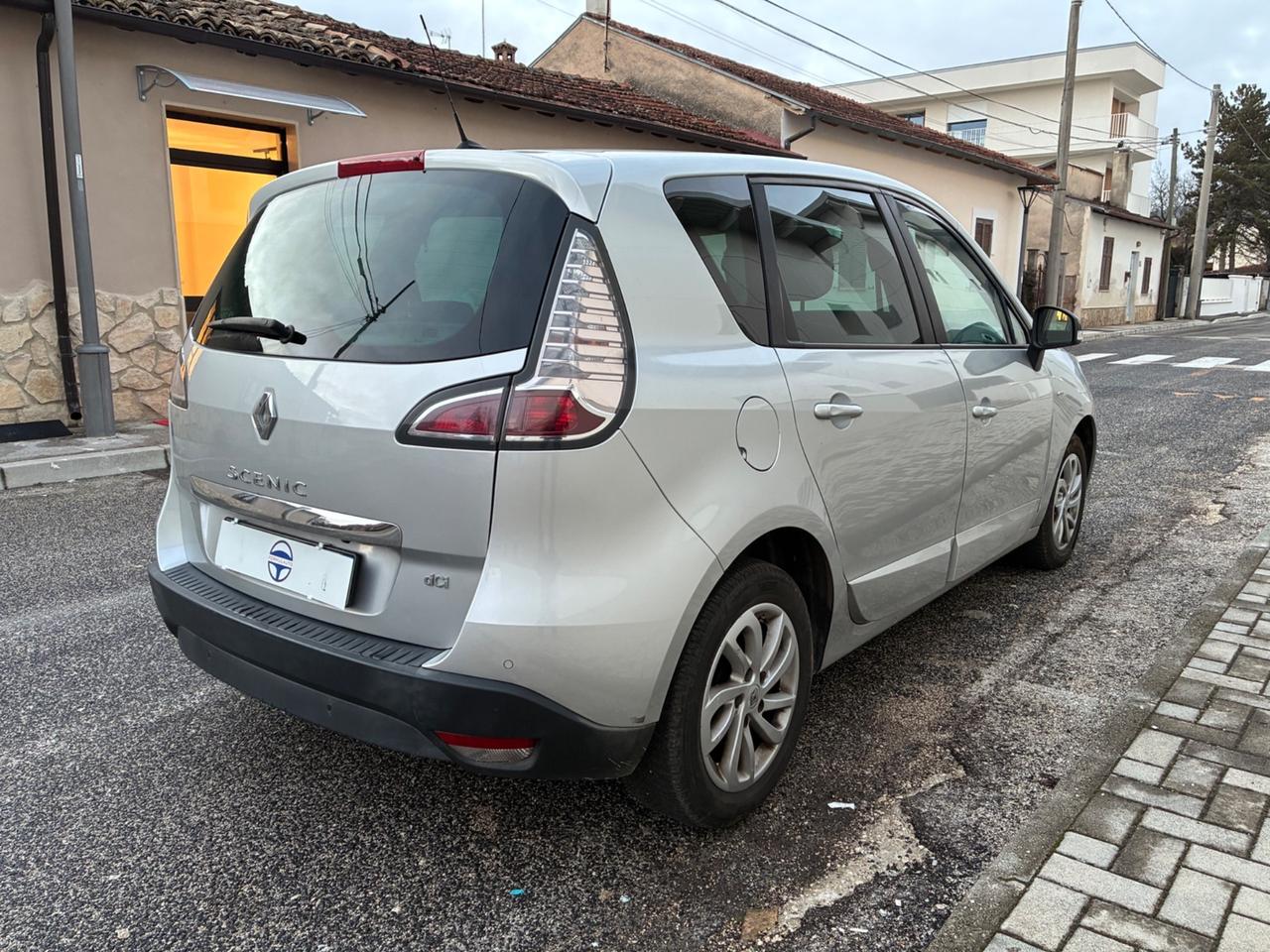 Renault Scenic Scénic dCi 110 CV EDC Limited