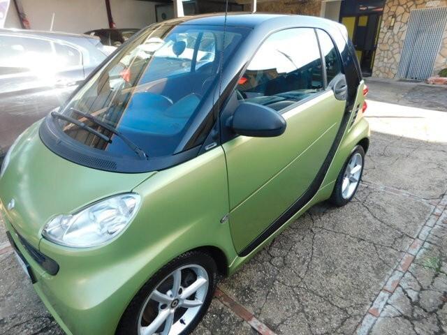 Smart ForTwo 52 kW MHD coupé White Tailor Made