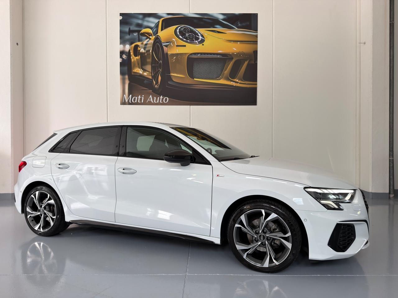 Audi A3 SPB 35 TFSI S tronic line edition Identity Black