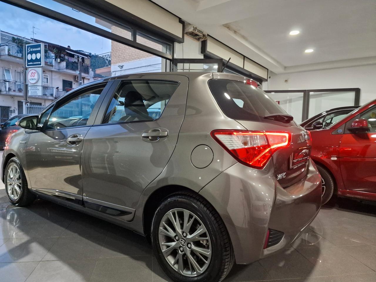 Toyota Yaris 1.5 Hybrid 5 porte Cool