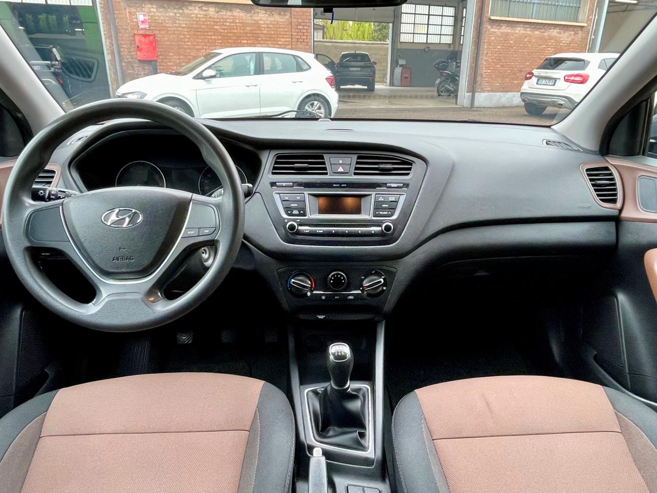 Hyundai i20 BENZINA/GPL - UNICO PROPRIETARIO- TUTTA TAGLIANDATA CON FATTURE