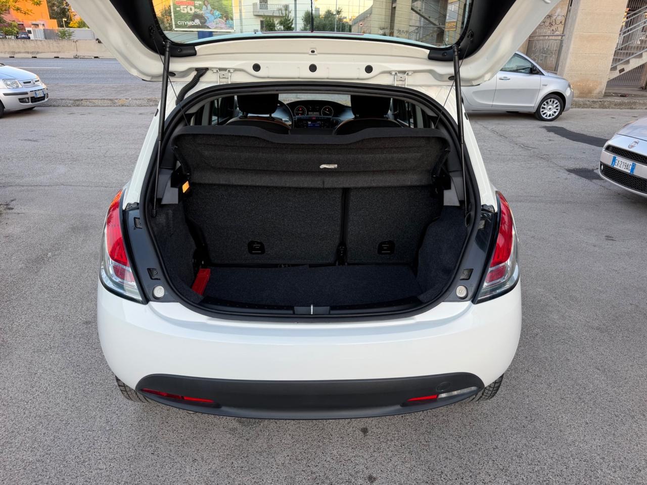 Lancia Ypsilon 1.2 benzina 69 cv 2019 87.000 km