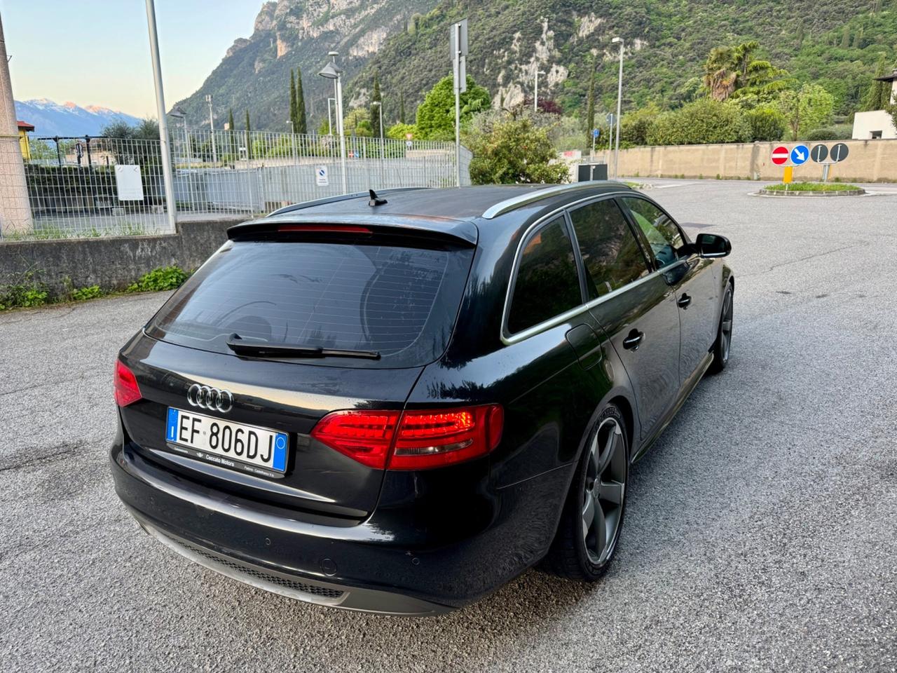Audi A4 S-LINE QUATTRO