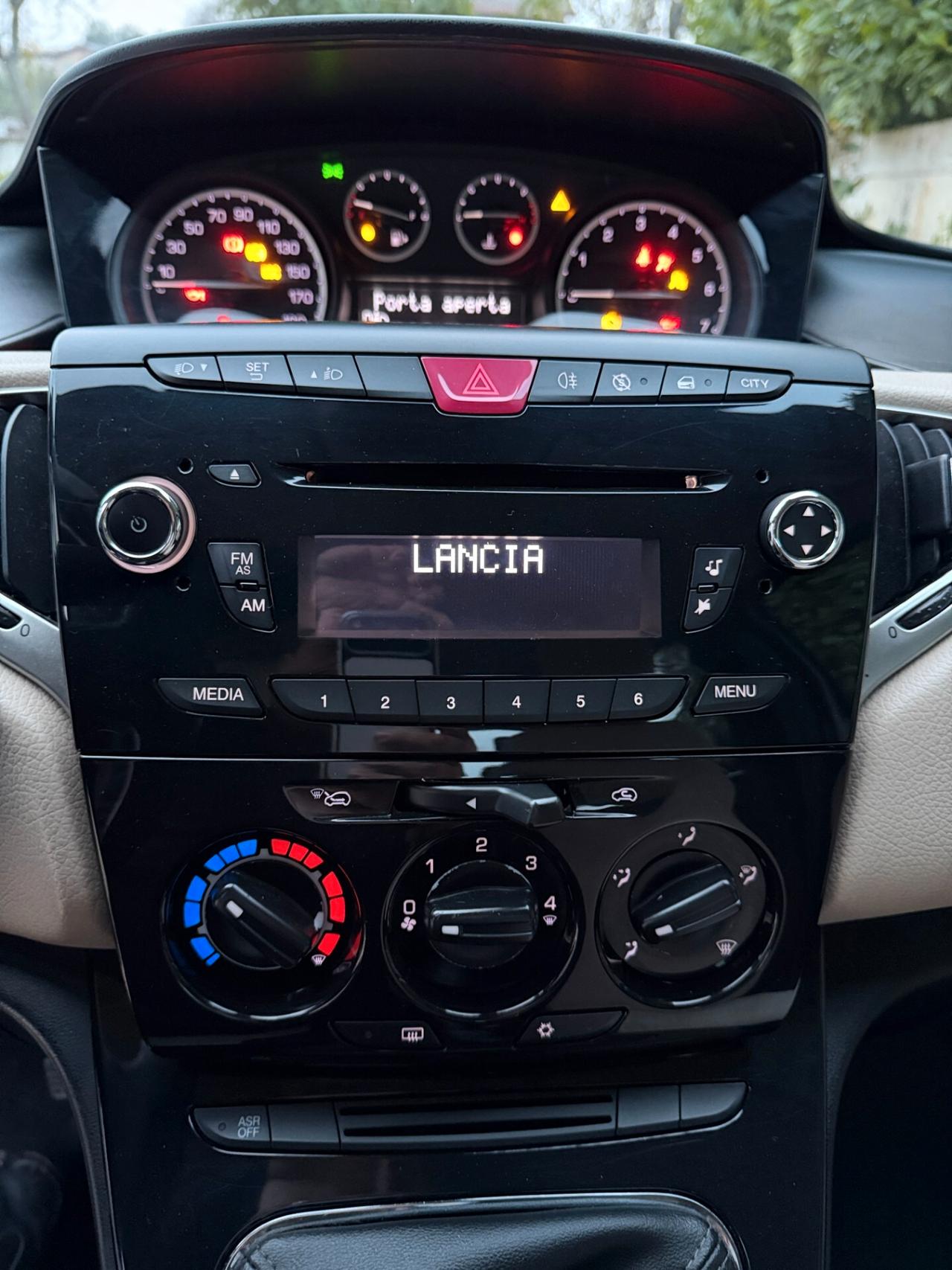 Lancia Ypsilon 1.2 69 CV 5 porte Platinum