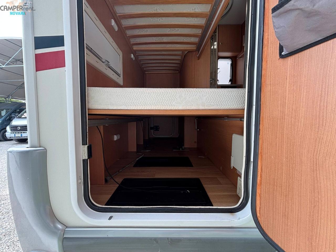 CHALLENGER GENESIS 55 - mansardato con letti a castello in coda