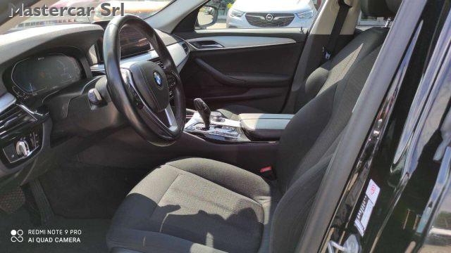 BMW 530 Serie 5 2020 Berlina LCI 530e Business auto - GF32