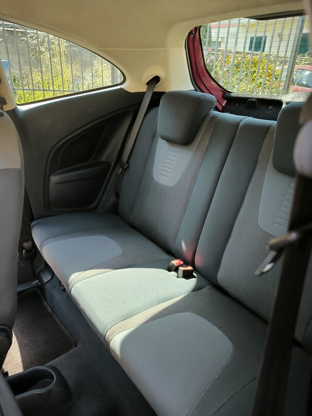 Ford Ka Ka+ 1.2 8V 69CV Titanium 2011