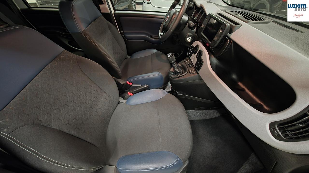 Fiat Panda CITY CROSS 1.0 HYBRID