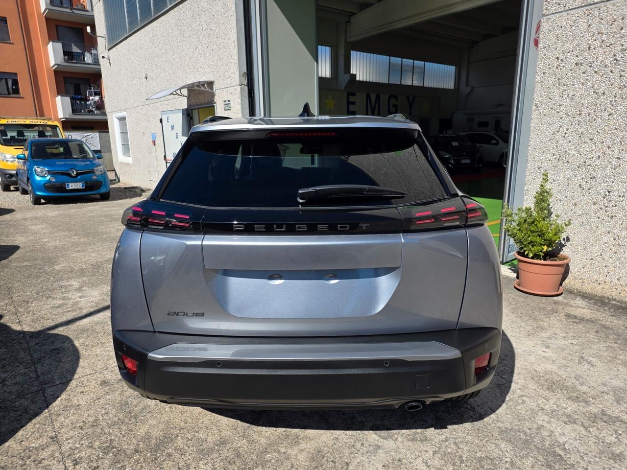 Peugeot 2008 Puretech 100cv. Allure 1.2 b. KM. 0