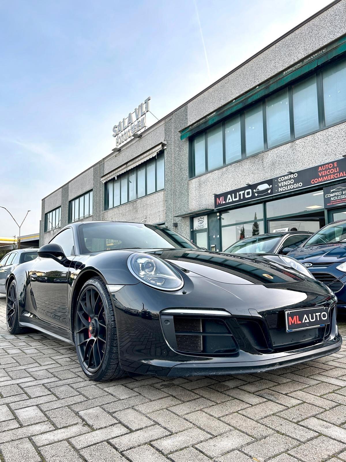 Porsche 911 3.0 Carrera 4 GTS Coupé