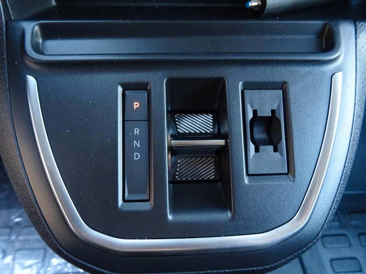 Peugeot Expert HDi 180 S&S EAT8 PL-TN 9 POSTI