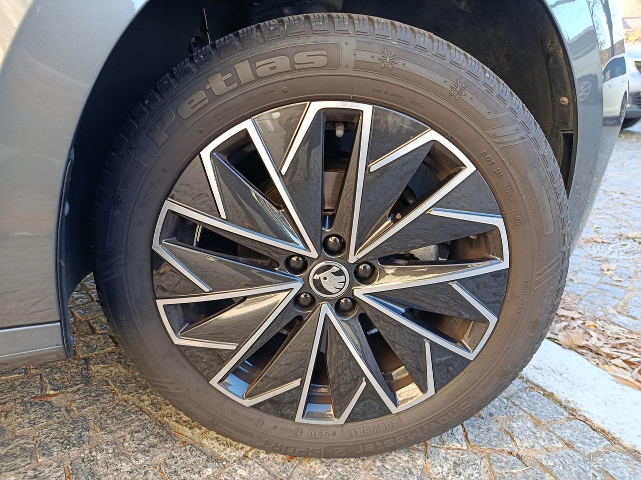 Skoda Kamiq Black Dots 1.0 TSI #8118