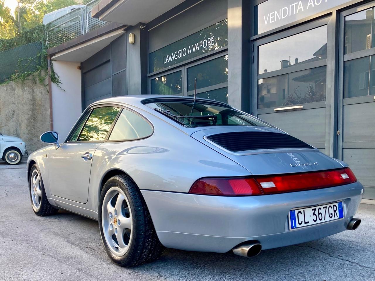 Porsche 911 Carrera 4 - 993