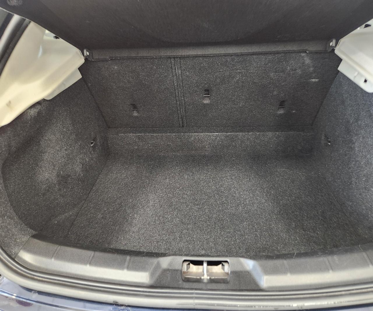 Volvo V40 D4 Geartronic R-design Kinetic