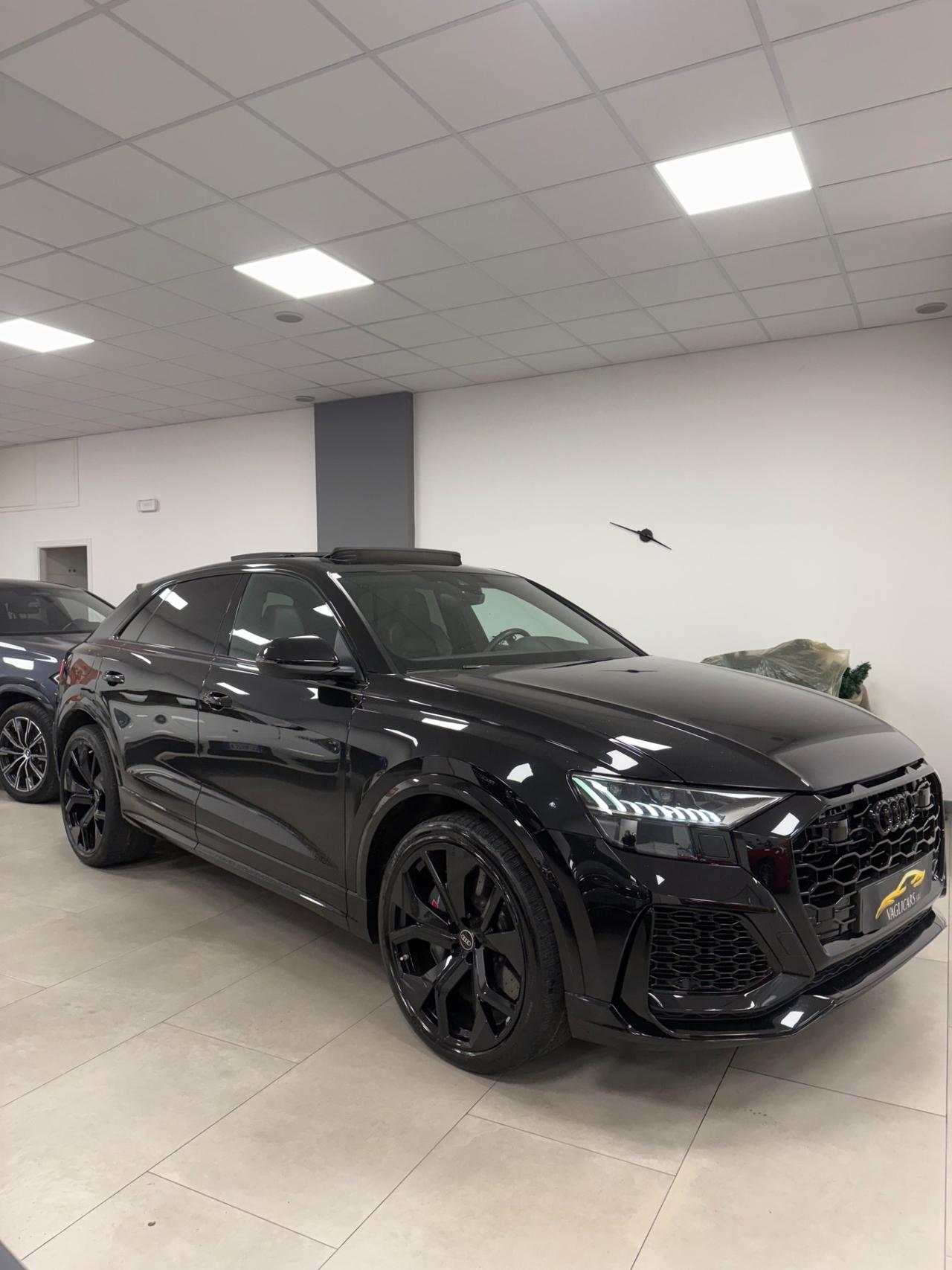 Audi Q8 RS TFSI V8 quattro tiptronic