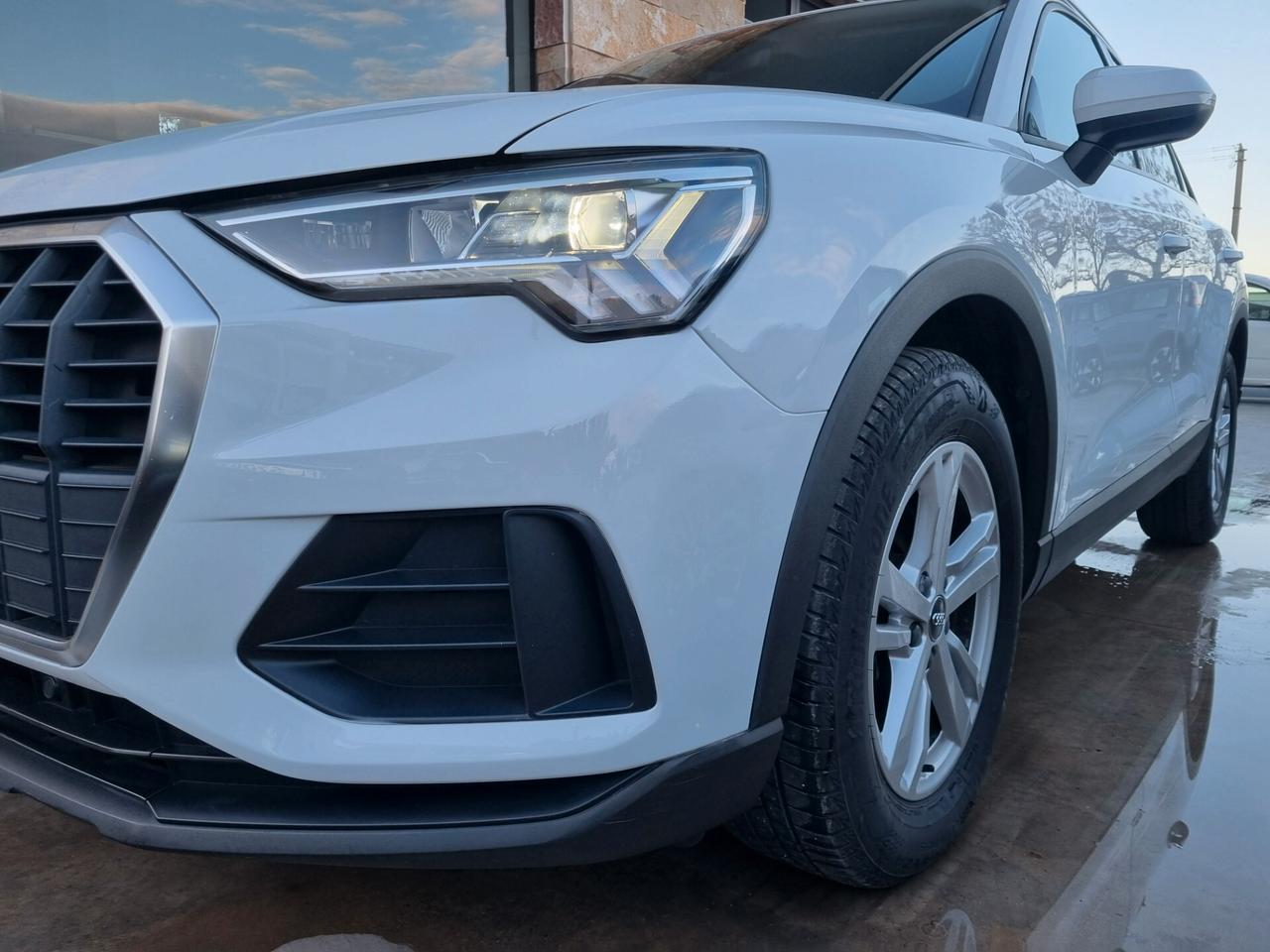 Audi Q3 35 TDI S tronic Business