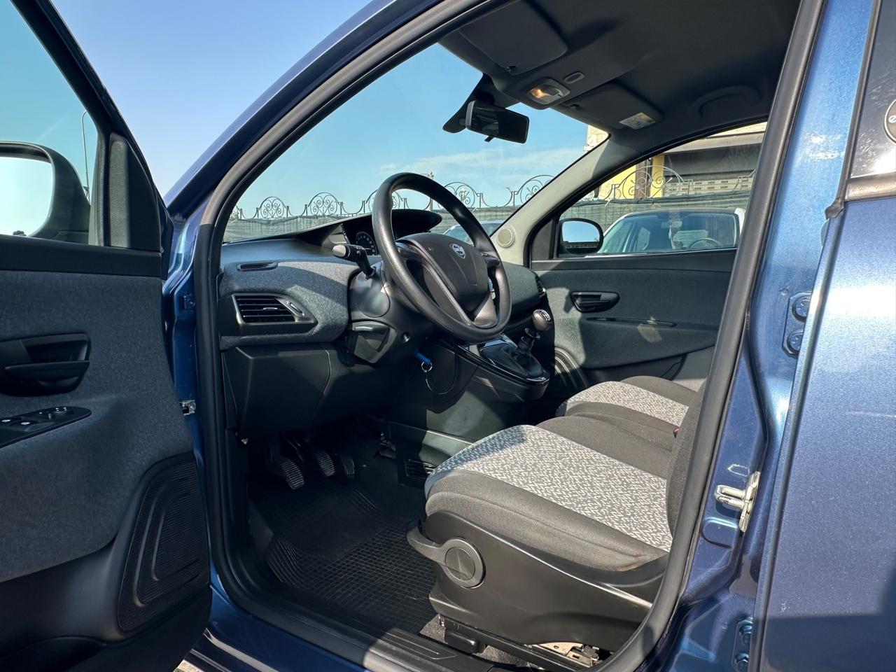 Lancia Ypsilon 1.0 S&S Hybrid Ecochic Gold 2021