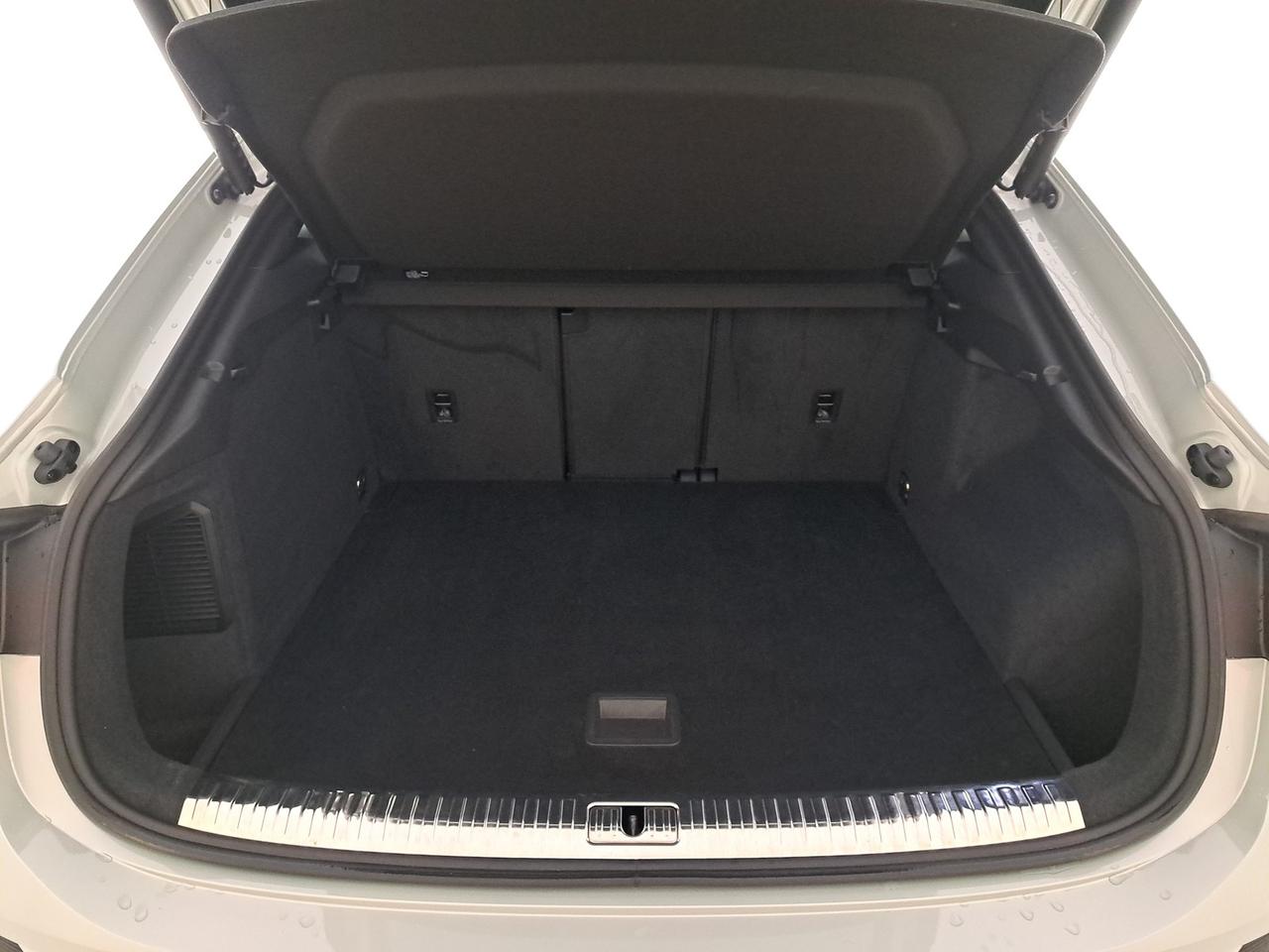 Audi Q3 sportback 45 1.4 tfsi e identity black s-tronic