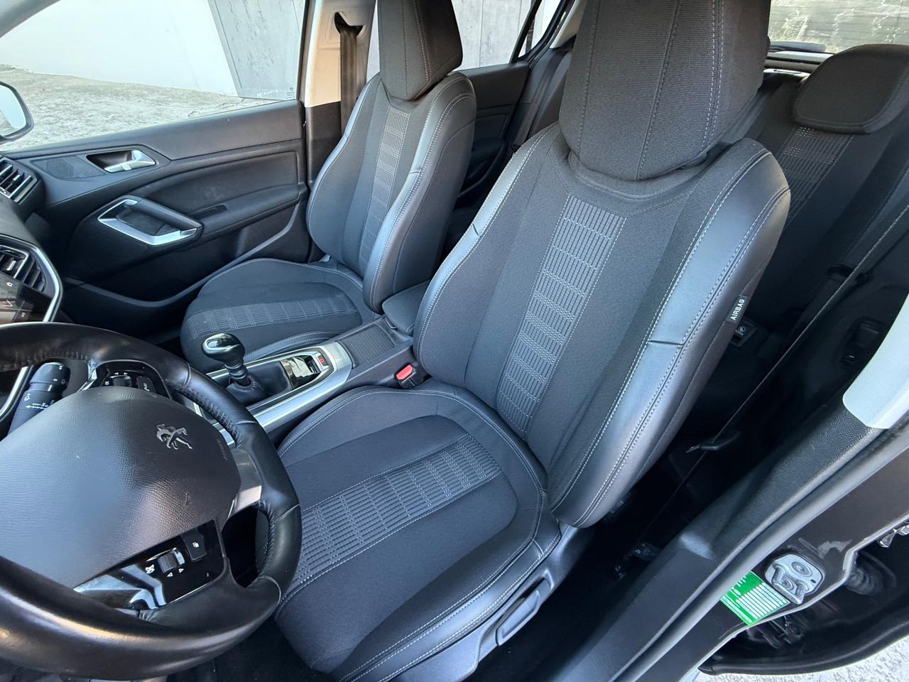 Peugeot 308 1.2 Turbo Benzina POCHI KM 2021 NEOPAT
