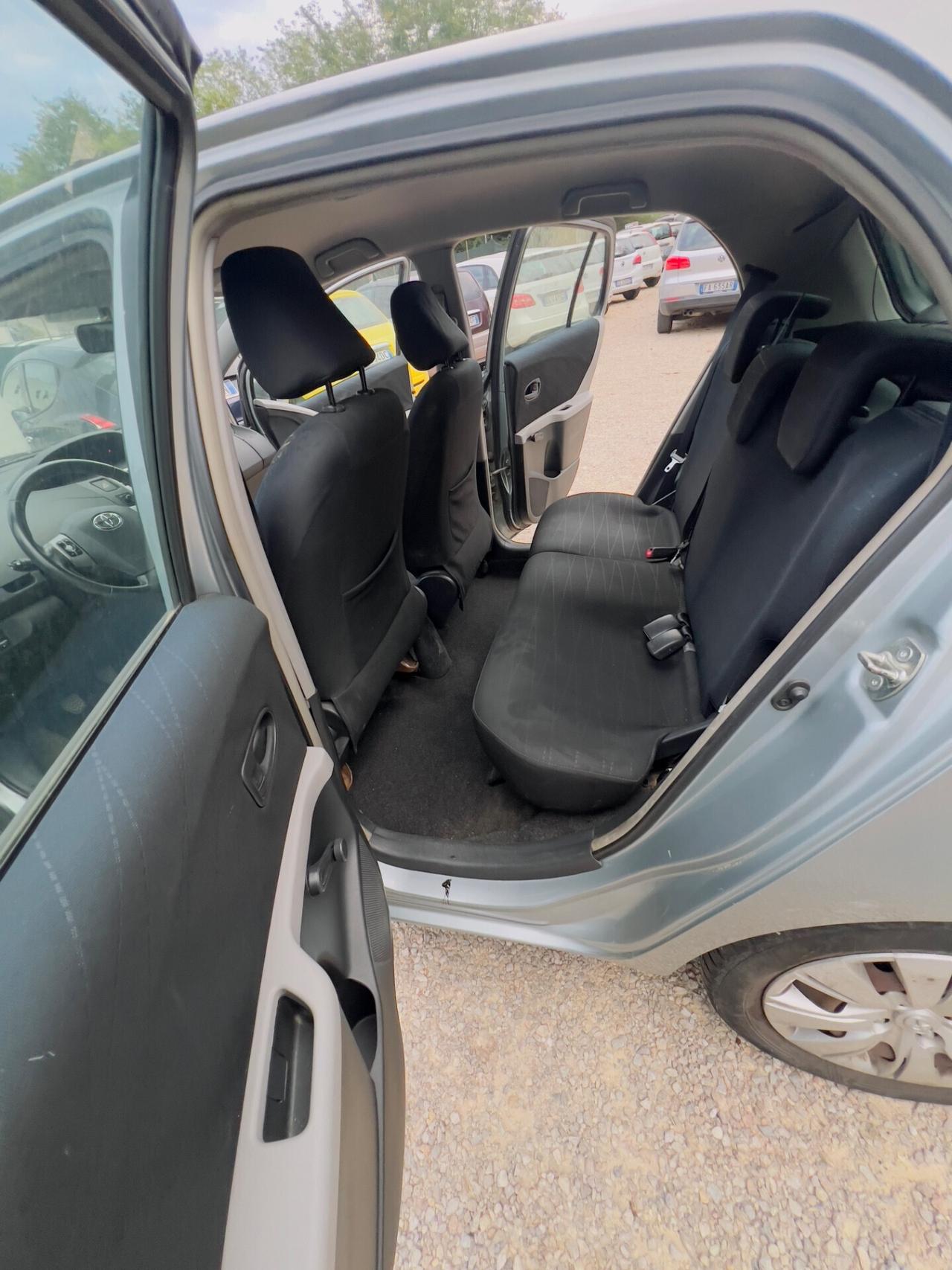 Toyota Yaris 1.0 5 porte