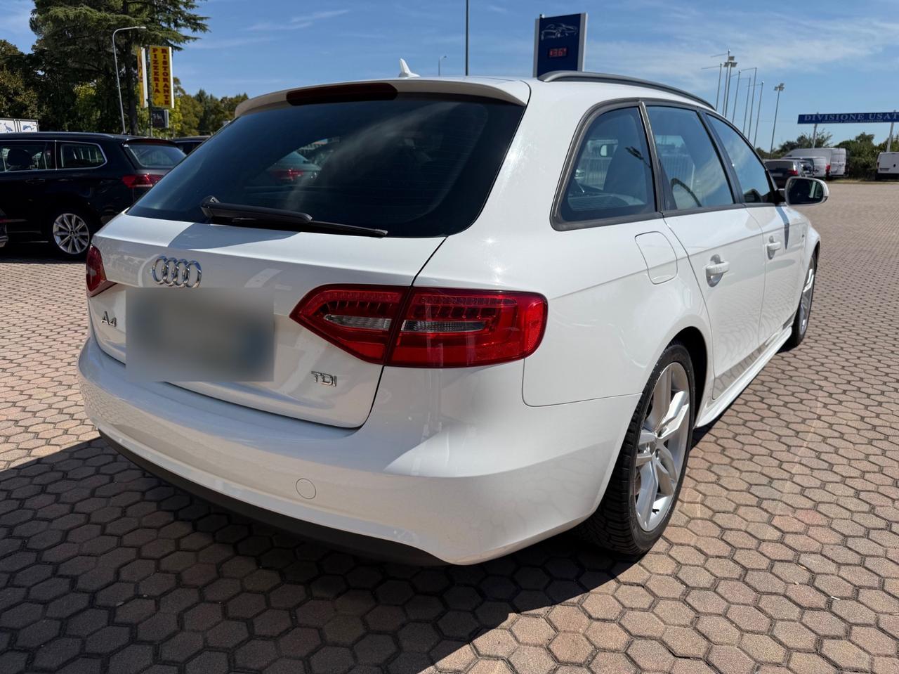 Audi A4 Avant 2.0 TDI 177CV s-line interno/esterno