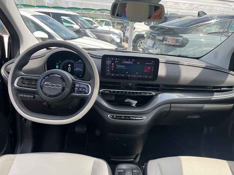 FIAT 500 500e 3+1 42 kWh La Prima