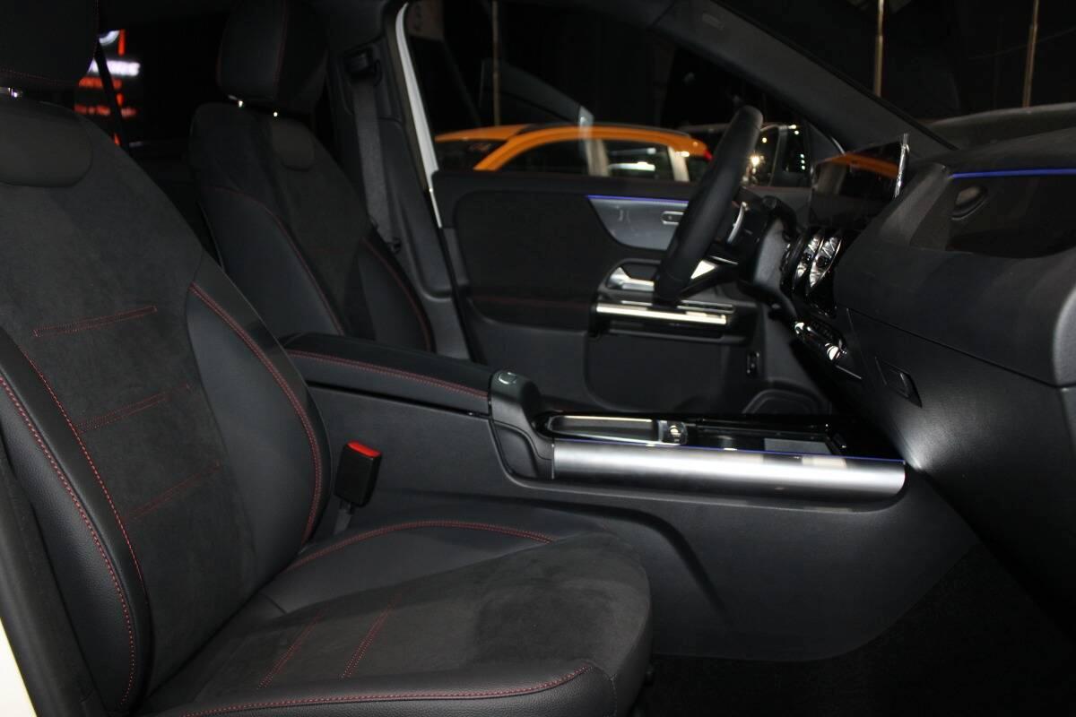 Mercedes Classe GLA 200 d AMG Line Premium auto Con TELECAMERA