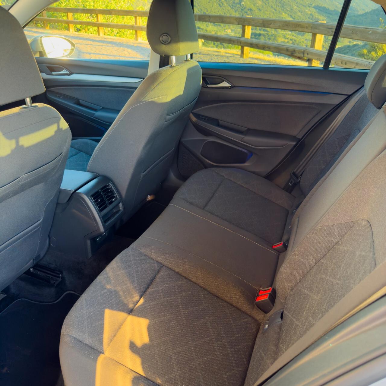 Volkswagen Golf 8 - 2.0 TDI EVO SCR Life - 2022