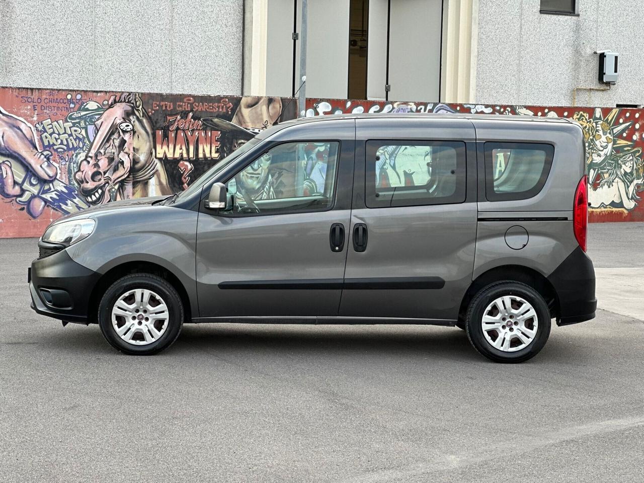Fiat doblo 5 posti autocarro